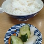 江ちゃんラーメン - 今日の浅漬けは人参もありました…^^;