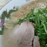 江ちゃんラーメン - ニンニクは1個クラッシュ♪