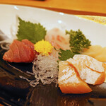 寿し定 - 料理写真:赤身・鯛・サーモン・貝柱