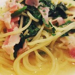 Itariya - ベーコンとほうれん草の塩味パスタ