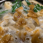 おふくろ亭 - 2022/11/13
      ホル鍋定食 ニンニク マカロニサラダ 大飯 500円
      フライ3品 100円 ✴︎黒ハンペン、竹輪、コロッケ