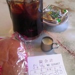 赤とんぼ - 広大な駐車場を持つ郊外型のオススメ喫茶店