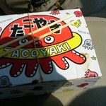 赤とんぼ - 隣接する建屋では美味しいたこ焼きも300円で焼きたてを販売