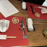 やさいや 鉄板焼野菜 六本木店 - 白い布ナフキンが良い時間過ごせそうな予感