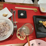 やさいや 鉄板焼野菜 - 15穀米にお漬物は秋田のいぶりがっこ