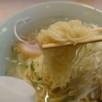 恵美飯店 - 麺リフト
            麺は普通な感じとなる