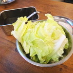まるりゅう - お通しのキャベツ