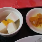 中華料理 愛福楼 - 杏仁豆腐、タクアン