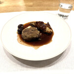 シャントレル - ➓蝦夷鹿のロースト、アンディーブ、干し葡萄。