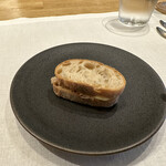 シャントレル - ❸白トリュフのサンドイッチ。