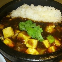 雪園 京橋店 - ・豚角煮と豆腐のピリ辛石鍋ごはん