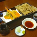 Soba Dokoro Takanoya - 蕎麦も美味しいが、天ぷらも美味しくて 天ぷら専門店よりも上のレベルです。