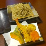 Soba Dokoro Takanoya - 蕎麦も美味しいが、天ぷらも美味しくて 天ぷら専門店よりも上のレベルです。