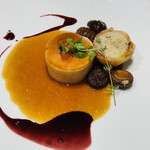 ナベノ-イズム - 大山鶏もも肉でそのレバーとベーコンを巻いて真空調理。さっぱりもも肉と濃厚なレバーのバランスがよく　添えの玉葱の美味しかったこと‼︎