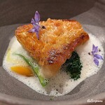 プチレストラン ブーケ・ド・フランス - 甘鯛の鱗焼 貝のフォンのエスプーマ