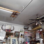 フライドチキン - 店内は個性的