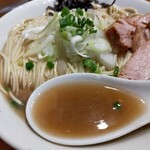 中村屋総本山 - 煮干の風味を閉込めた円やかなスープ