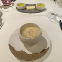 メイ - バターナッツかぼちゃスープ　甘エビとボタンエビが中に入ってました。泡は渡り蟹