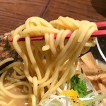 麺や　すする - 濃厚魚介らーめんの麺