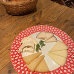 バル・サンラッソォ - チーズ盛り合わせ