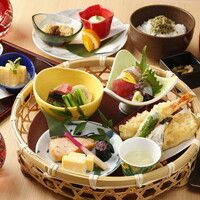 【虎ノ門駅 徒歩3分でゆったりランチ】豪華！篭盛り「一汁八菜」和食日和 昼会席