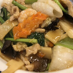 春香園 - 細かい仕事の中華丼