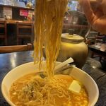 Hakodate Ramen Shouwa - 味噌バタコンラーメン　950円　+　大盛　100円