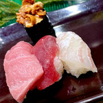 岩佐寿し - 本鮪中トロ、赤身、真鯛、種の魚がめっちゃでかい(*☻-☻*)