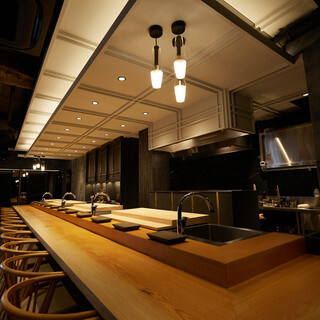 The stylish modern Japanese space can be used in a variety of situations.