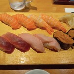 寿司 魚がし日本一 - サーモン　海老　中トロ　大トロ　ウニ