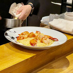 渡辺料理店 - 目の前でオマール海老のビスクリゾットがだんだんかたちになっていきます　目がクラクラしますｗ