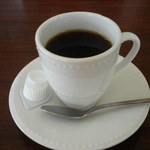 龍天楼 - 杏仁豆腐かコーヒーが選べます。　専門店にも引けを取らない完成度の高いコーヒー。