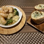 ビストロ ウエノ ニバンチョウ - 海老とカリフラワーとブロッコリーのニンニクアンチョビ風味