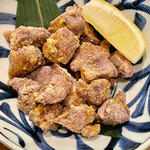 Matsuyoshi - 砂肝のピリ辛揚げはレモンを絞らずにいただきました