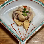 Hakata Mizutaki Sawachou - 前菜は地鶏の鳥酢　お酢で炊いて柔らかくした酒肴です