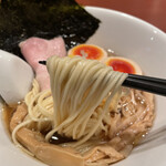 酒肴場 屯 - 細ストレート麺はしなやかな食感