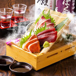 Tamatebako - Assortment of three fresh fish sashimi -