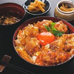 Koubaiya - 信玄鶏唐揚げ親子丼（八ヶ岳卵使用）