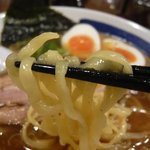 麺屋あじくま - 平打ちのピロピロ麺