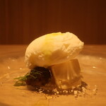 RISTORANTE IL NODO - 小田原中戸川さんのイチジク実と葉 チーズセミフレッドアップ