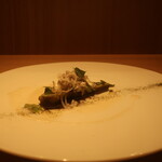 RISTORANTE IL NODO - 渡辺農園の焼きナス もん座丸さんのシラス カレーリーフ 畑のコリアンダー