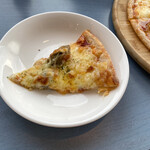 オイスターバール ピトレスク - オイスターピッツァ