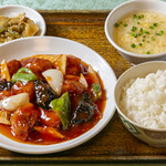 Touseien - 酢豚定食（週替り）