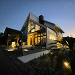 The Villa & Barrel Lounge - 