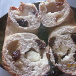 Mar - クリチ＆レーズンベーグル、カット！