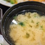 とろろや - 味噌汁（揚げ鶏照りマヨ膳）