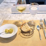 La Brianza - この日のお料理に合わせて選んで下さったワイン南フランスシャルドネ。落ち着いた味わいと飲み応え感が好み(*˘︶˘*).｡.:*♡嬉しい