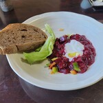 職人館 - ビーツの煮込みとヨーグルト 五穀パン