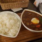 スープカレー屋 鴻 - ハンバーグカレー