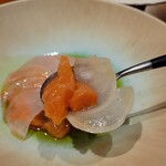 レストラン ナズ - 八千穂漁業の信州サーモン 蕪  